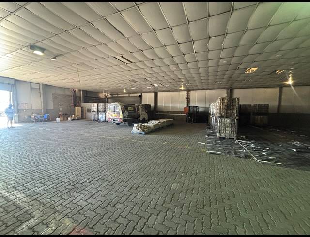 2,000M² WAREHOUSE TO LET IN BLACKHEATH INDUSTRIAL